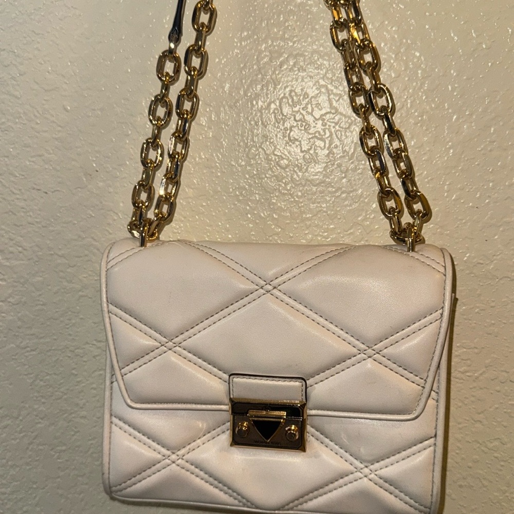 Micheal Kors purse